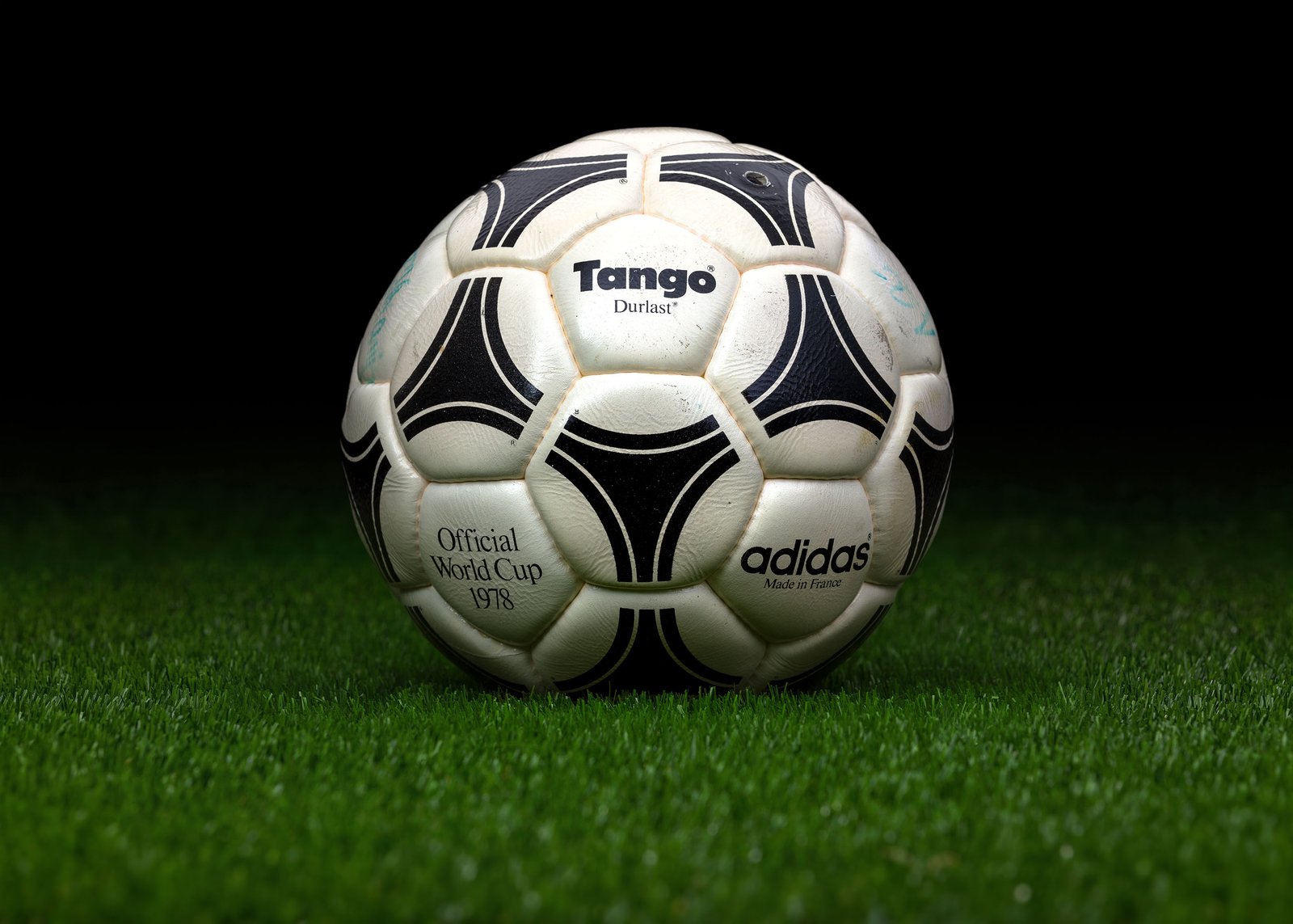 Made in France match ball FIFA World Cup 1978 Argentina Adidas