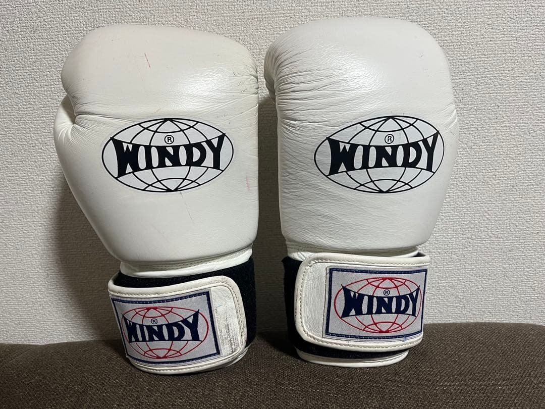 中古　WINDY ボクシンググローブ 14 oz. BGVH ホワイト Amazon.co.jp: WINDY- BGVH Classic Genuine Leather ウィンディ