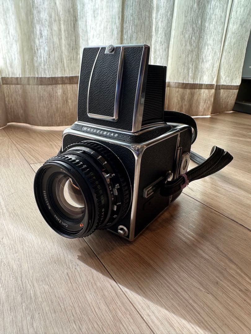 Hasselblad 中判カメラ Planar 2.8/80mm Hasselblad 503CW Camera with Carl Zeiss 80mm f2.8 Planar T* CF